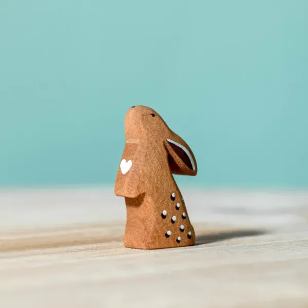 Дървена фигурка Любопитно зайче, BumbuToys
