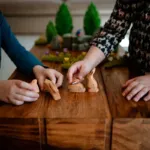 Дървена фигурка приклекнало зайче, BumbuToys - Image 2