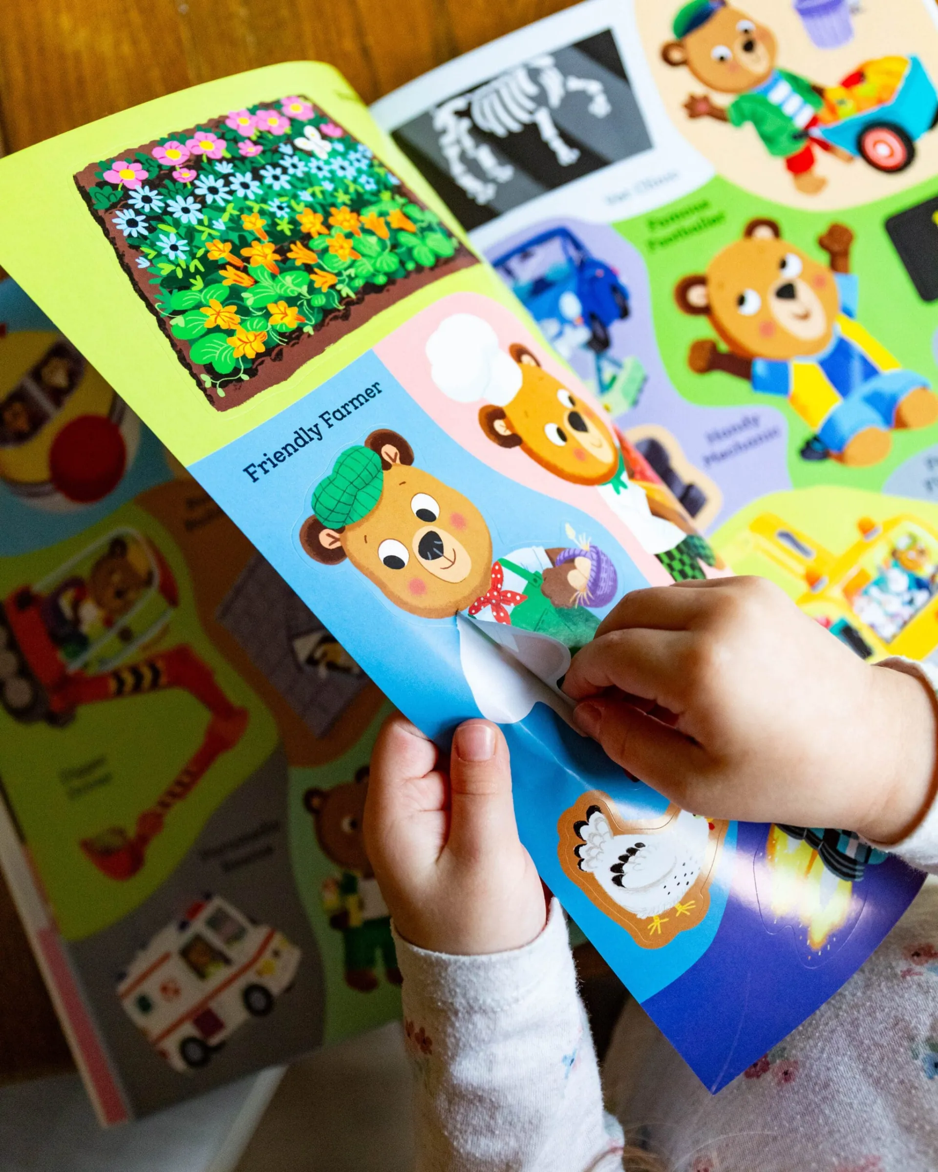 Детска книжка със стикери Bizzy Bear My First Sticker Book: Busy Jobs - Image 2